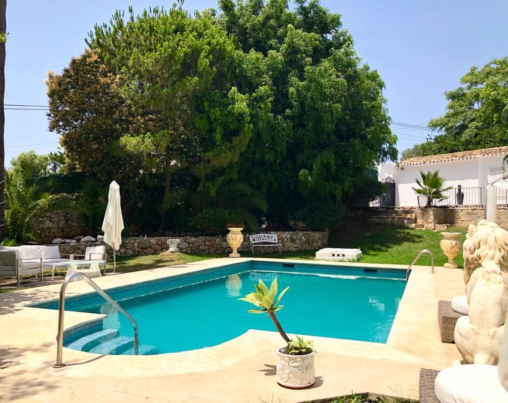 BEAUTIFUL VILLA IN EL ROSARIO, MARBELLA WITH SEA VIEWS.