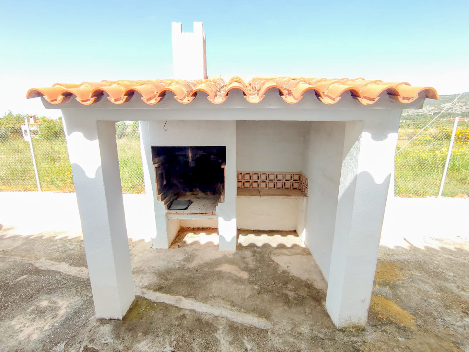 Encanto Mediterráneo con Amplia Parcela en Alcocéber