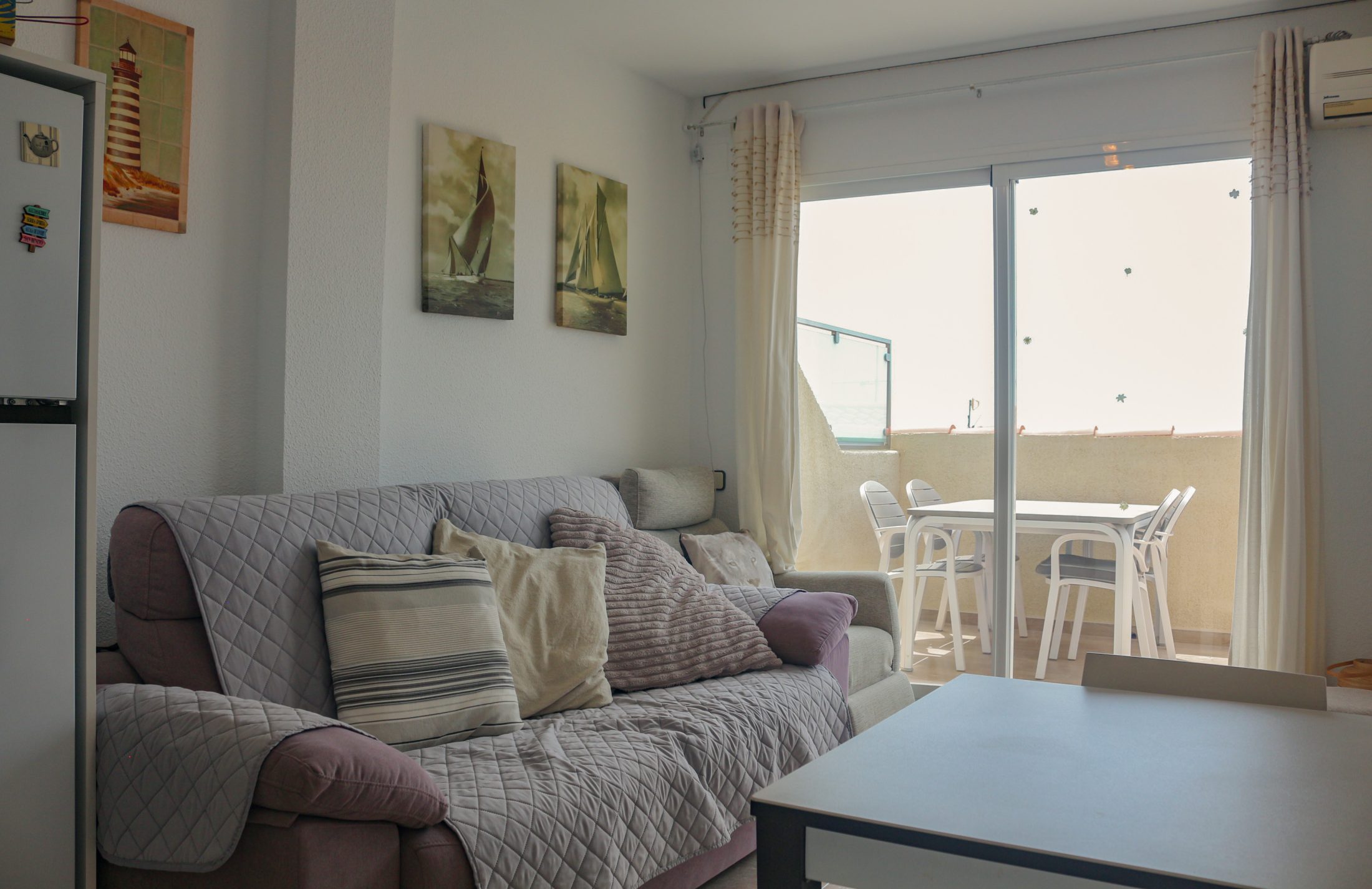 Apartamento con 2 terrazas y vistas al mar y la montaña
