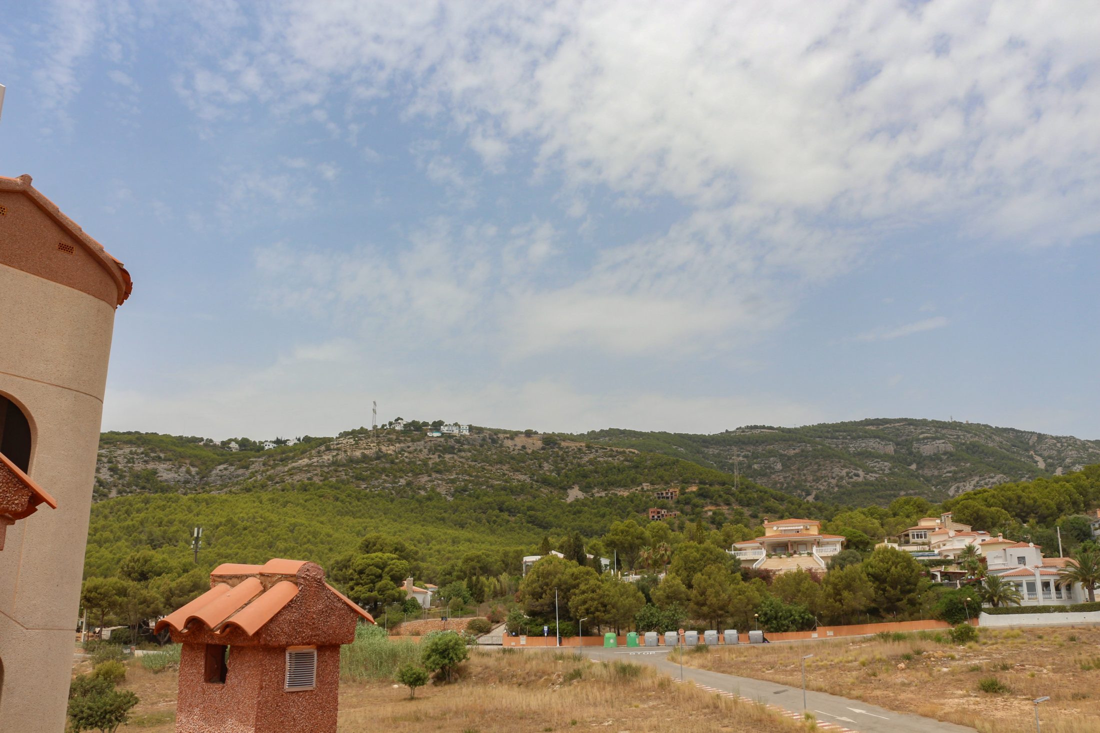 Apartamento con 2 terrazas y vistas al mar y la montaña