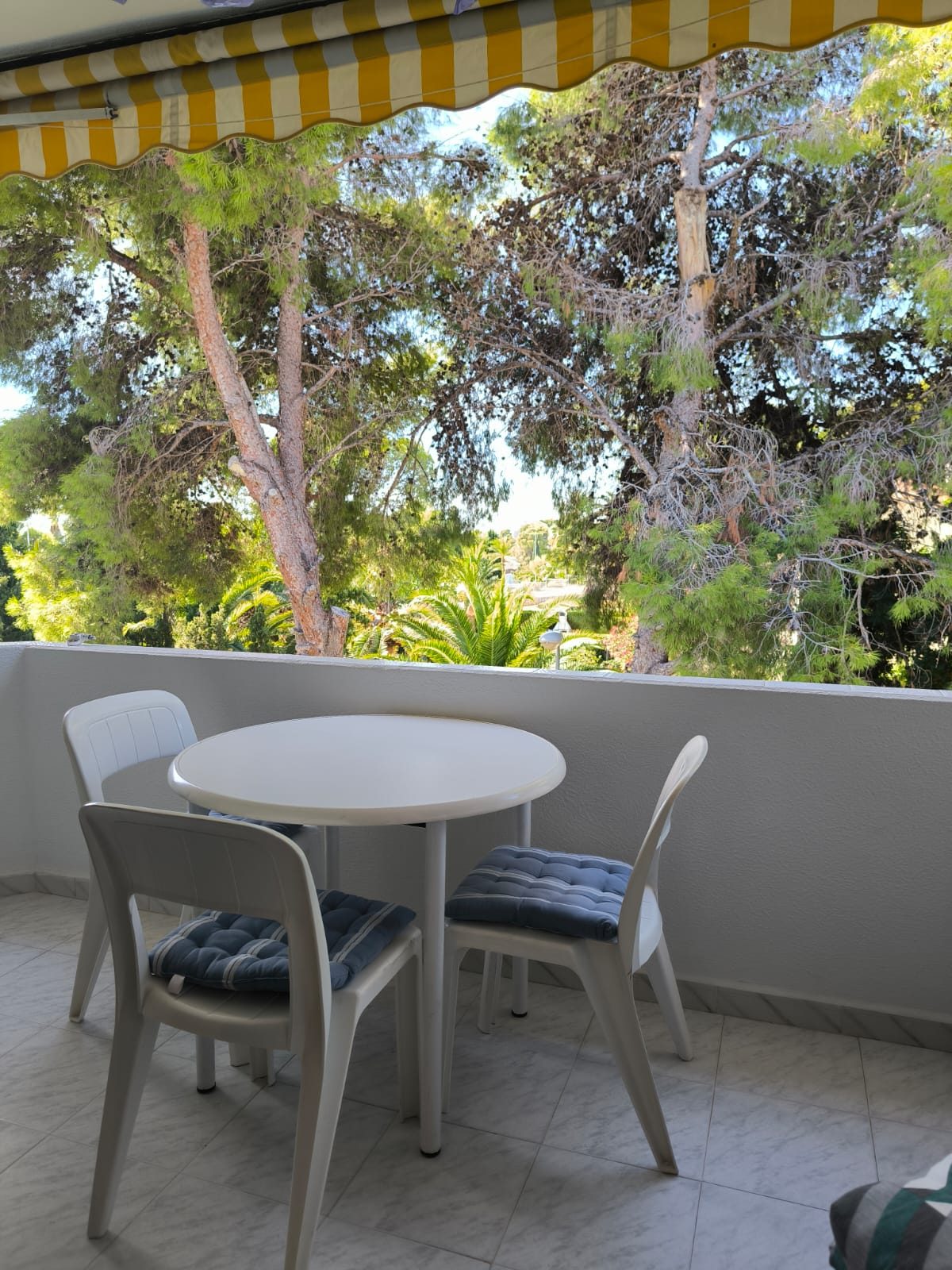 Oportunidad en Alcossebre: apartamento con terraza a pasos de la playa