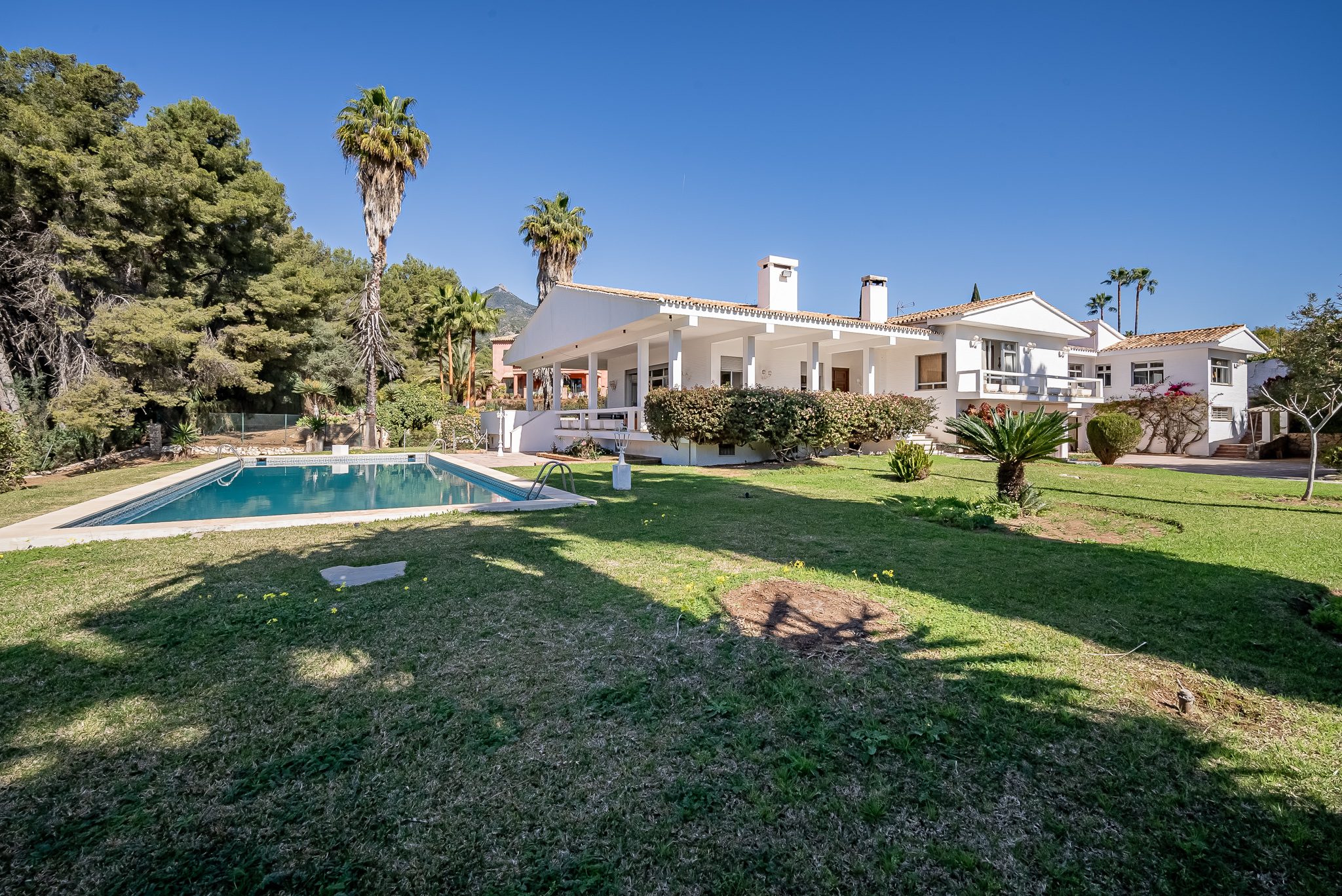 Beautiful Cortijo with plot El Mirador, Marbella