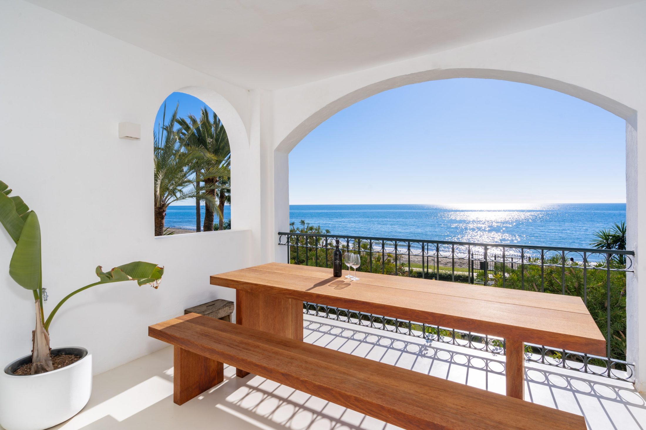 Beautifully Renovated Beachfront Apartment on the New Golden Mile