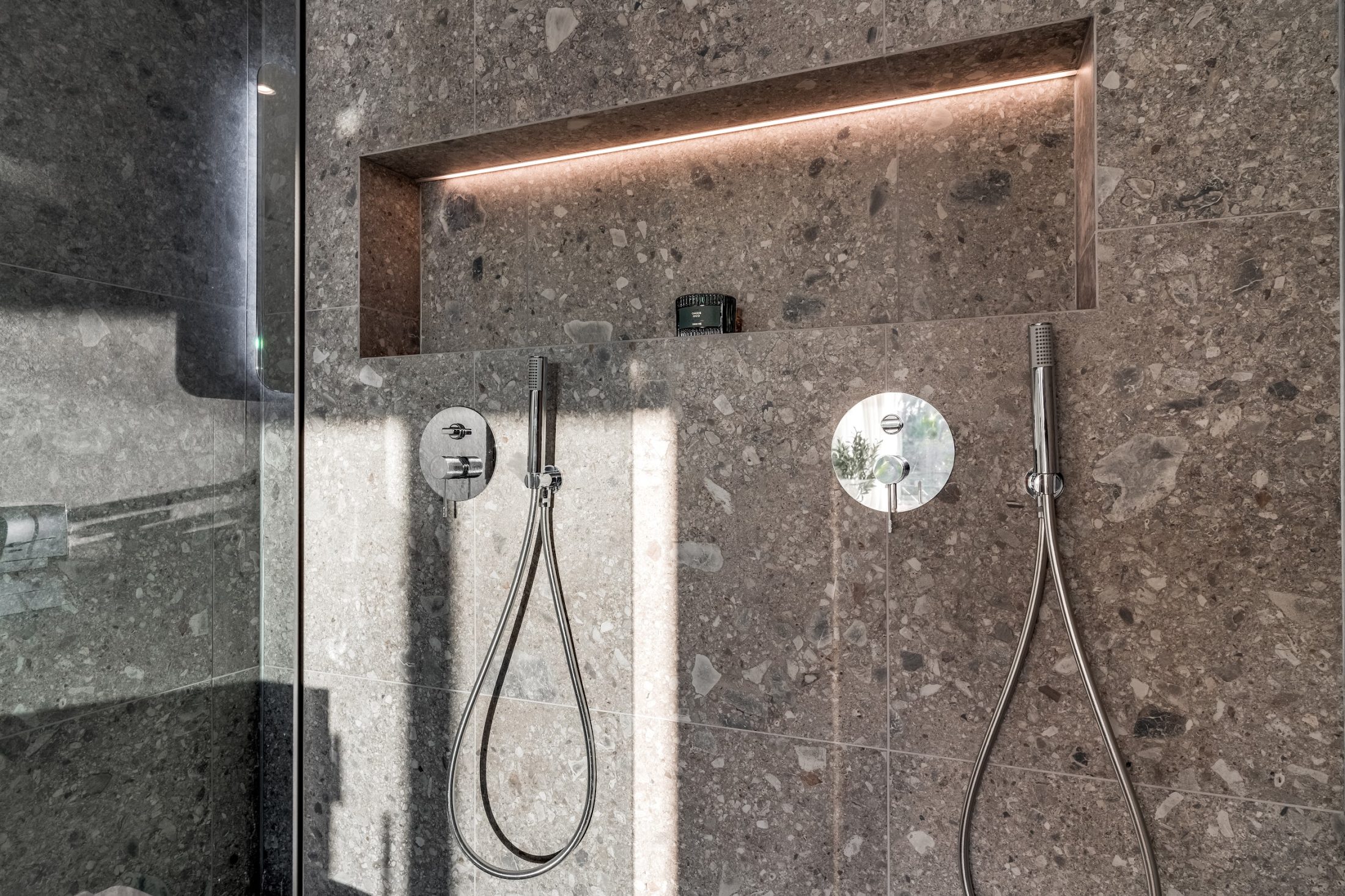 6ee14b9c-89f1-44b4-a9a7-163ad92df01a