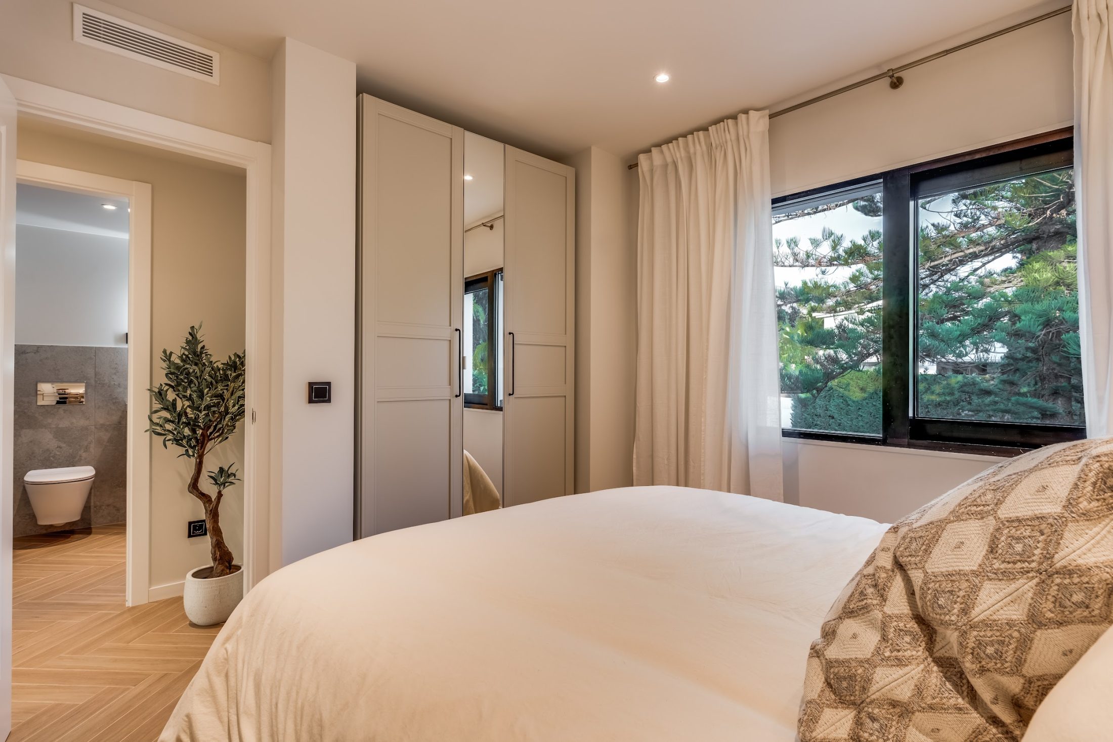 40e95197-e7e1-4796-9cd0-c6db07df479e