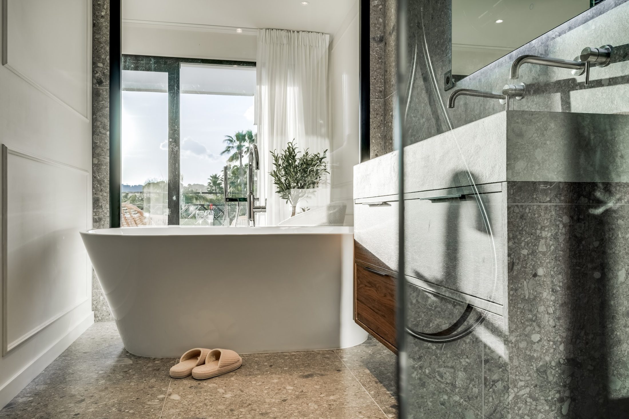 068d7735-121c-4793-b846-884e0d9880d0