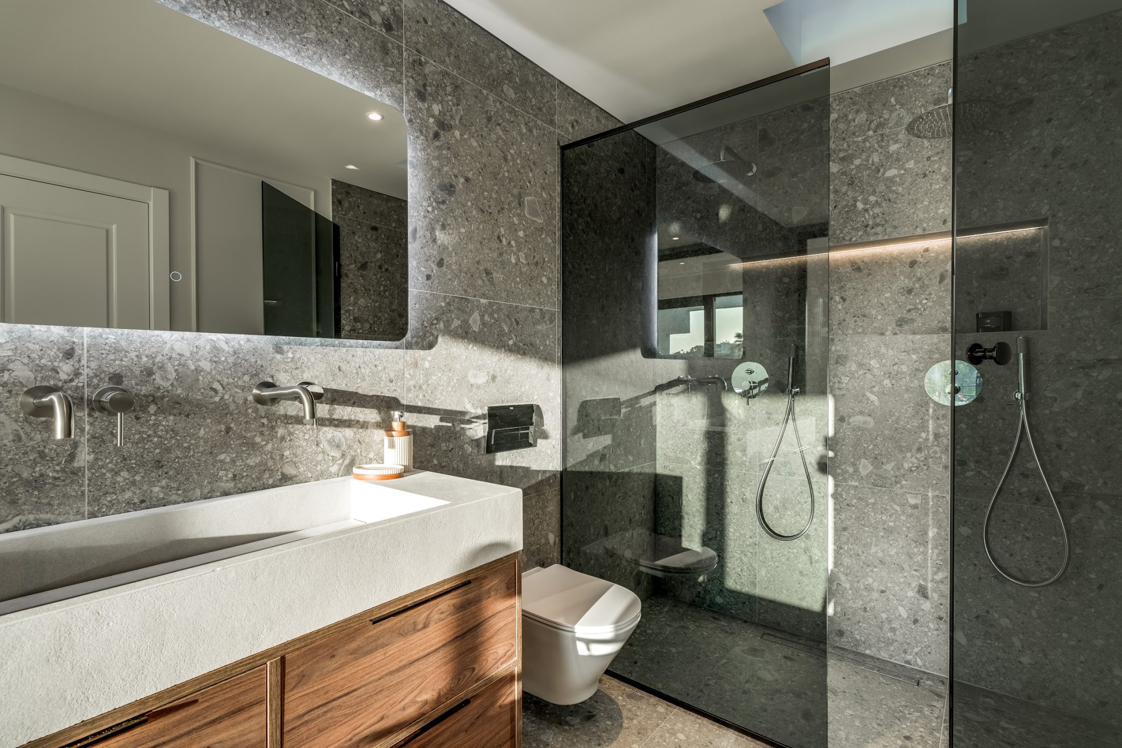 262f8f6e-689b-4d06-a143-3e58b5eb14cc