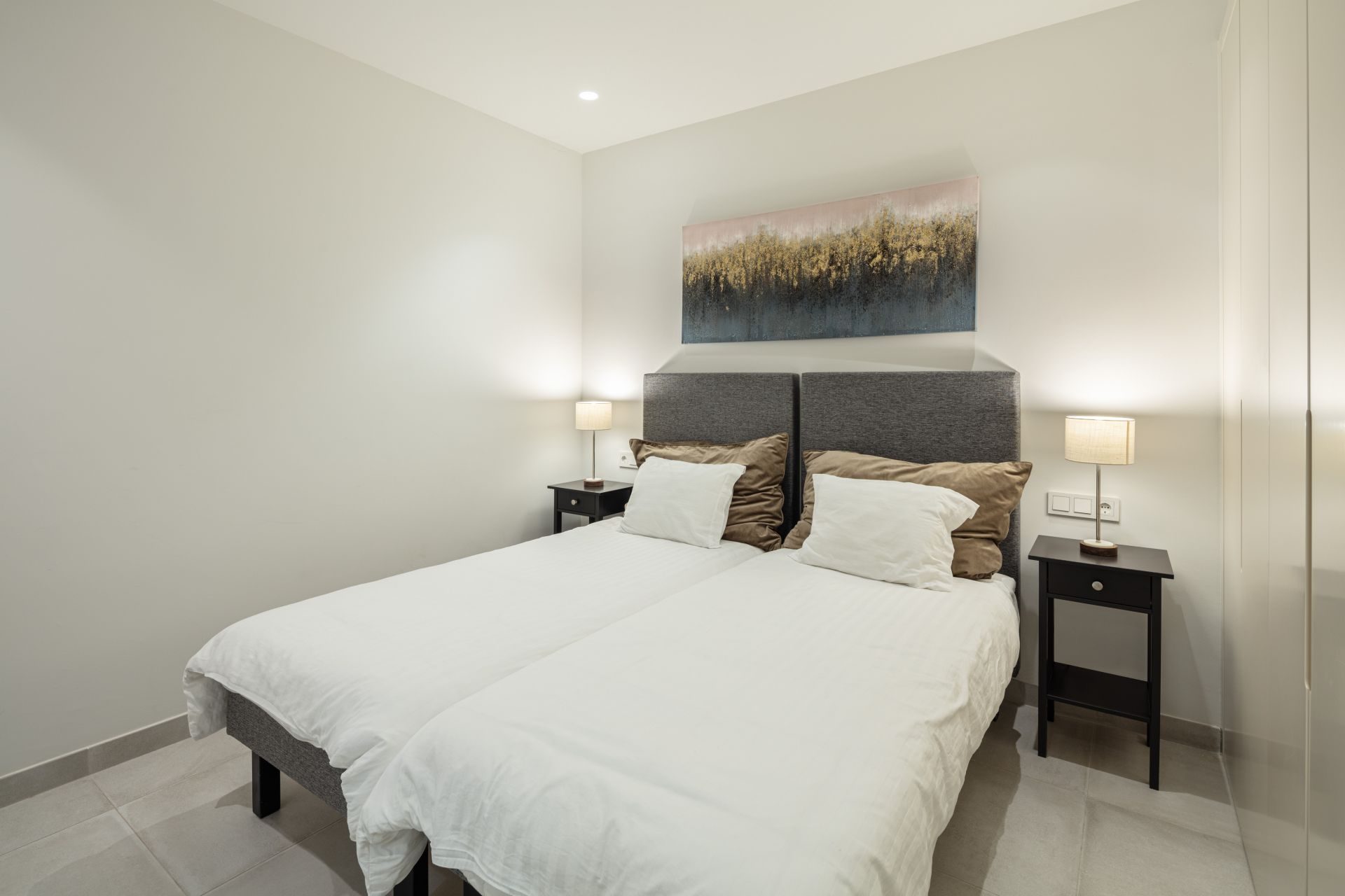 03eb8f09-c3e6-4e88-b53f-3aad0019dece