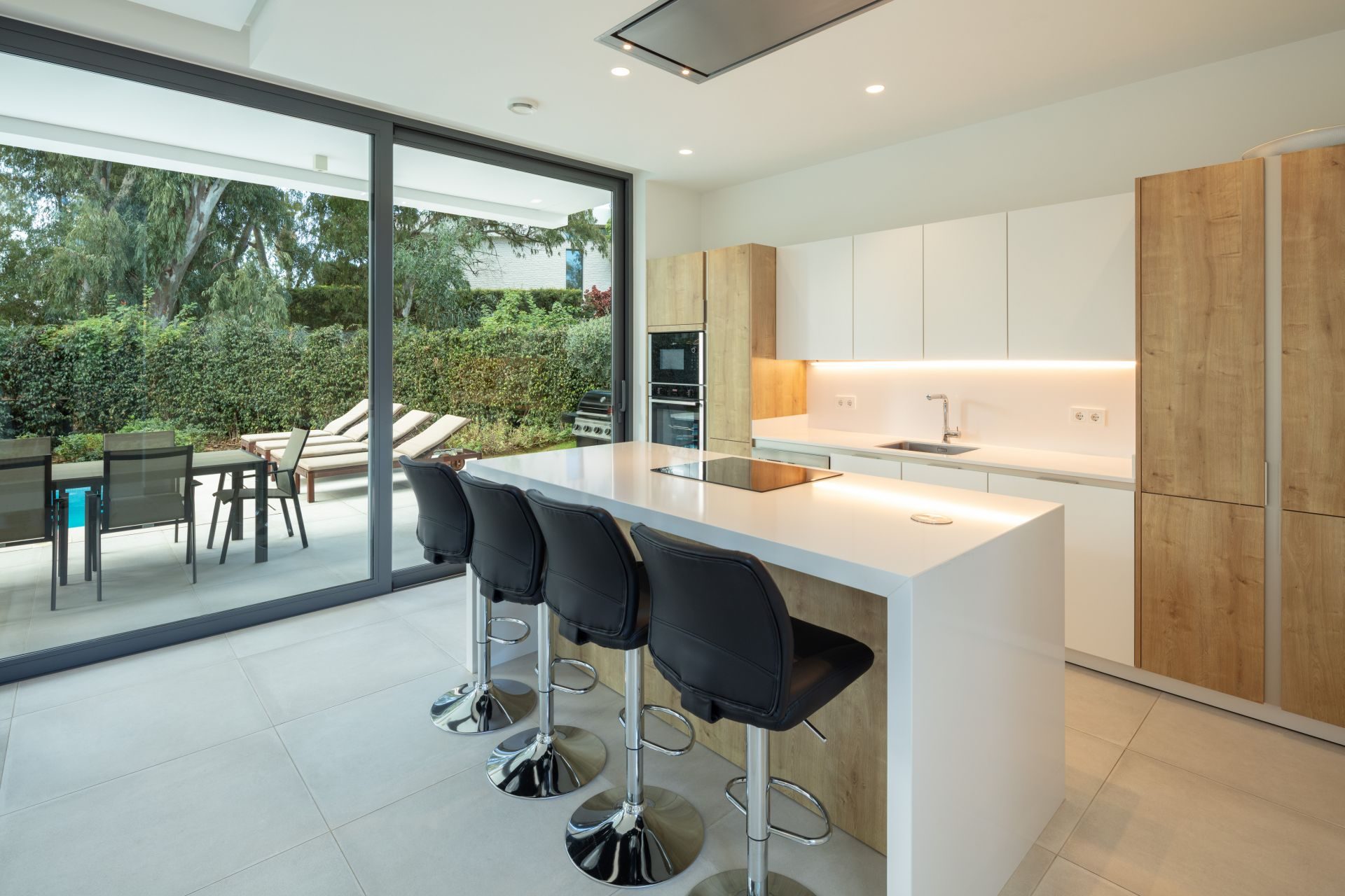 5b58b160-0d47-4805-8cca-5c6b65cd833f