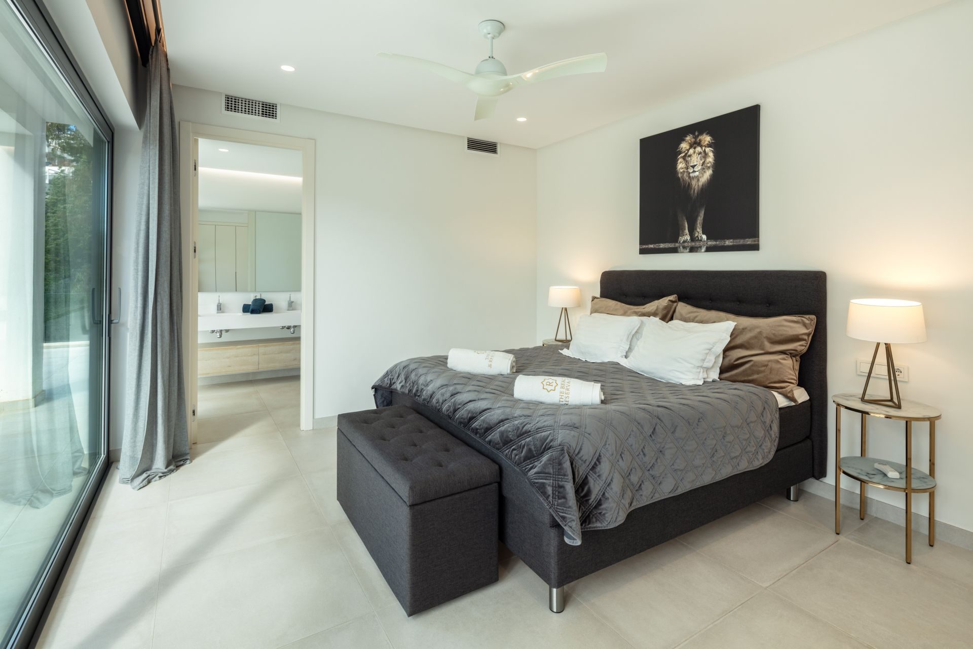 9b93bfc8-2e9f-4c7b-b695-89539e99a59e