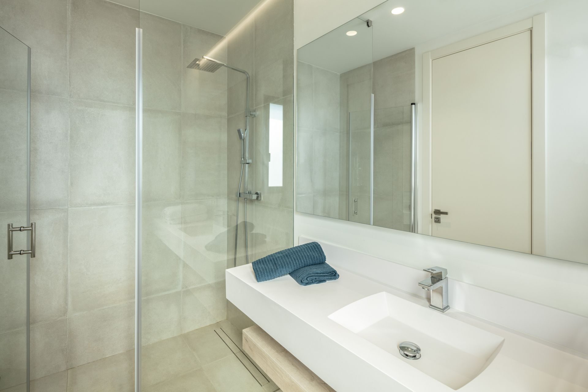 838d249f-838b-48d2-a164-8d3463a91bfb