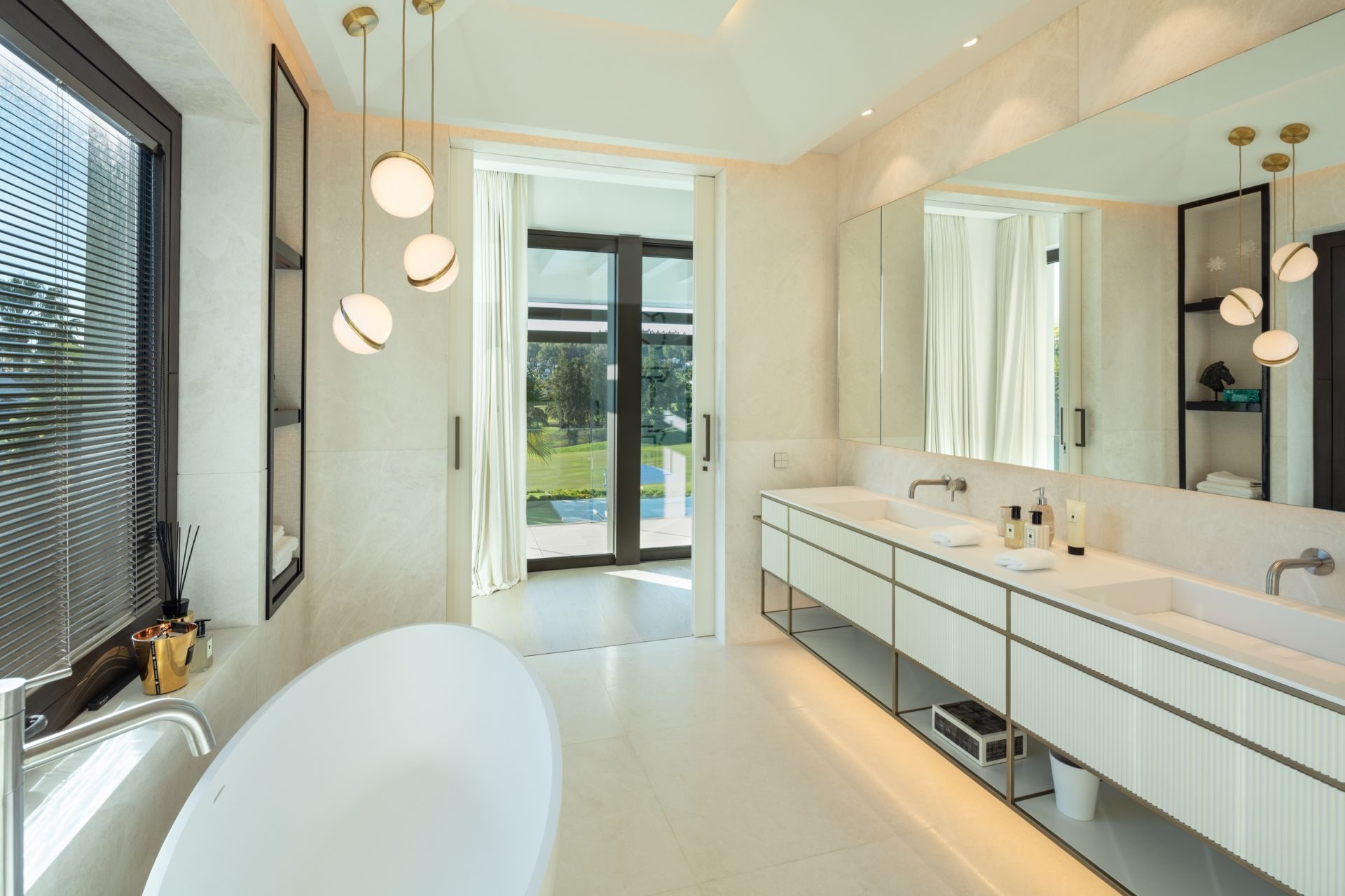 7eb1a402-b5e6-4ce2-873c-f6c345148047