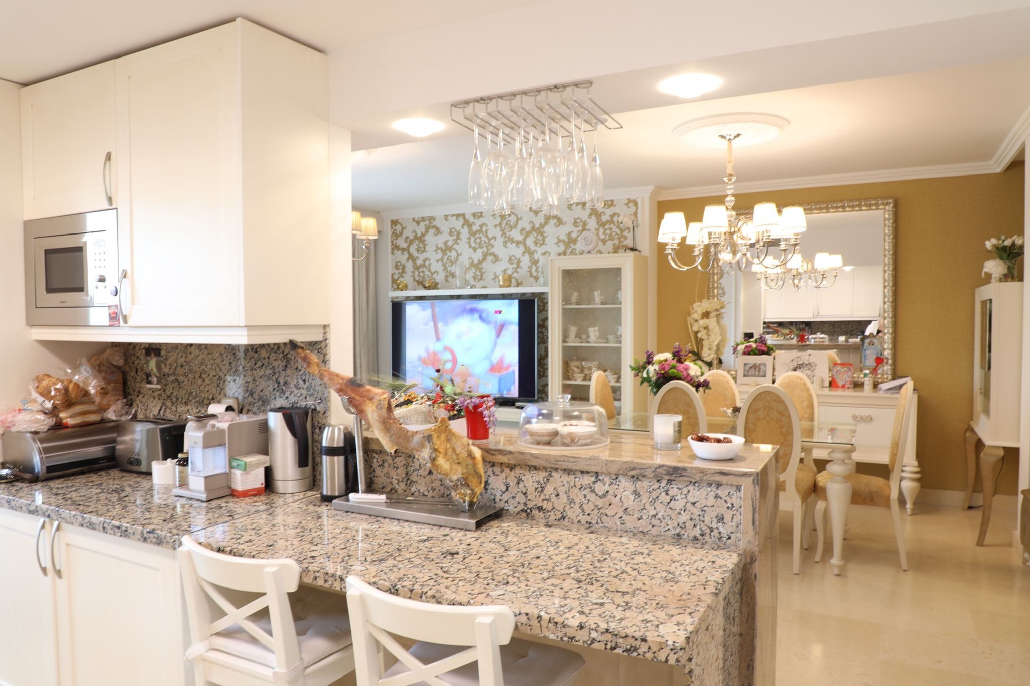 ee1c3dcc-c372-4c79-b6d6-5d01902d3b3e