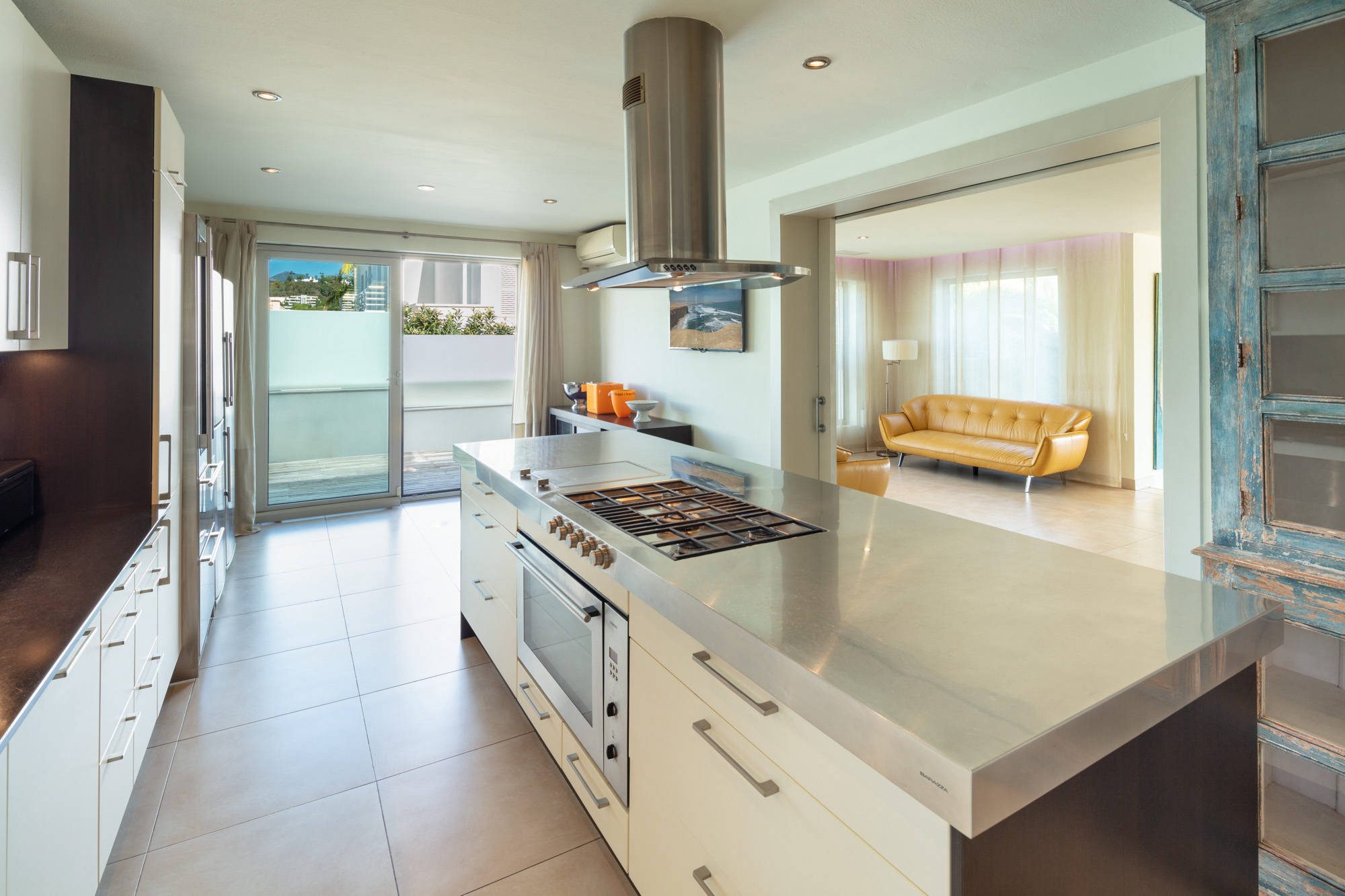 untitled-11-2000x1333