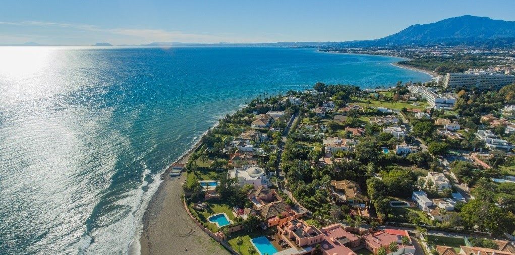 EXCLUSIVE TRIPLEX ANDALUSIAN STYLE IN GUADALMINA