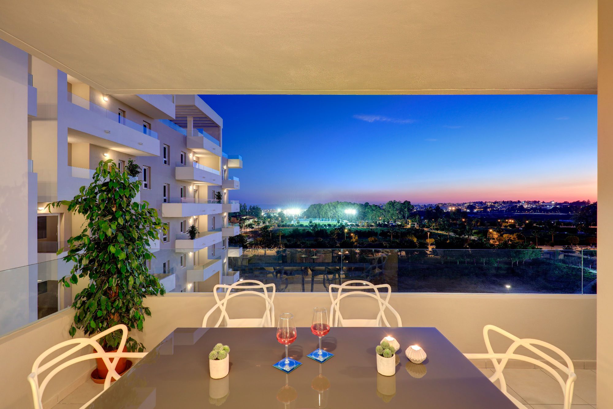 New project of modern apartments in Nueva Andalucía