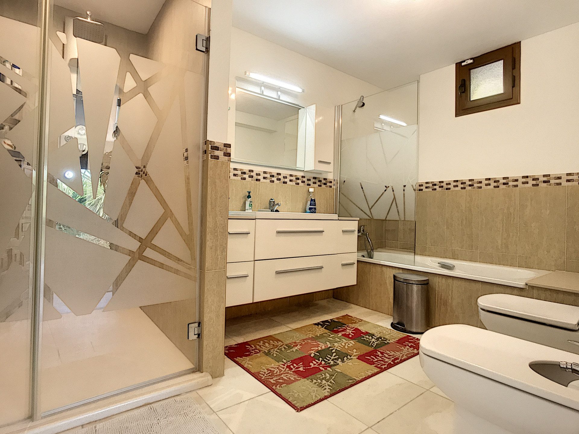 ff84e6f9-c714-4051-a789-26b13667bd62